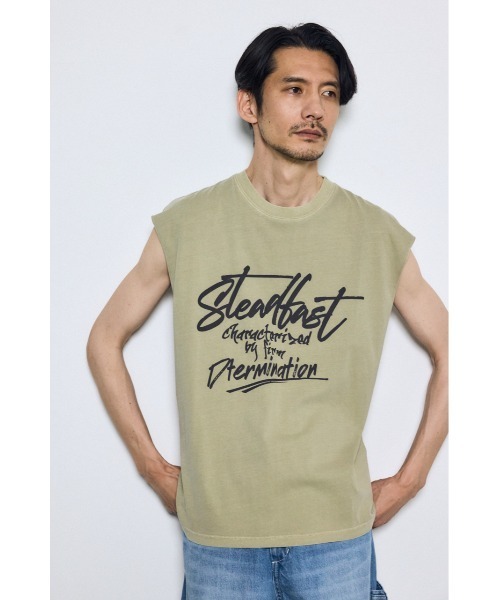 AZUL by moussy（アズールバイマウジー）の「ピグメントノースリーブトップス　夏服　春服　秋服　筋トレ　ジム（Tシャツ/カットソー・メンズ・ベージュ/ブラック/レッド/オフホワイト・MEDIUM/LARGE）」の21枚目の写真