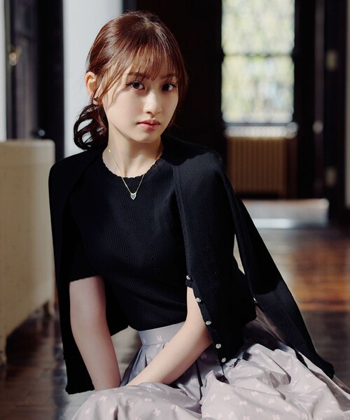 TOCCA(トッカ)の「STELLA BREEZE KNIT カーディガン(カーディガン/ボレロ・レディース・アイボリー系/ブラック系/ブルー系・SMALL/MEDIUM)」の2枚目の写真