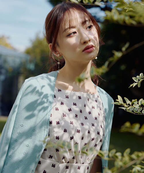 TOCCA(トッカ)の「STELLA BREEZE KNIT カーディガン(カーディガン/ボレロ・レディース・アイボリー系/ブラック系/ブルー系・SMALL/MEDIUM)」の3枚目の写真
