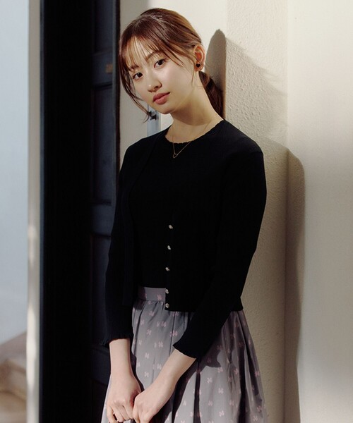 TOCCA(トッカ)の「STELLA BREEZE KNIT カーディガン(カーディガン/ボレロ・レディース・アイボリー系/ブラック系/ブルー系・SMALL/MEDIUM)」の5枚目の写真