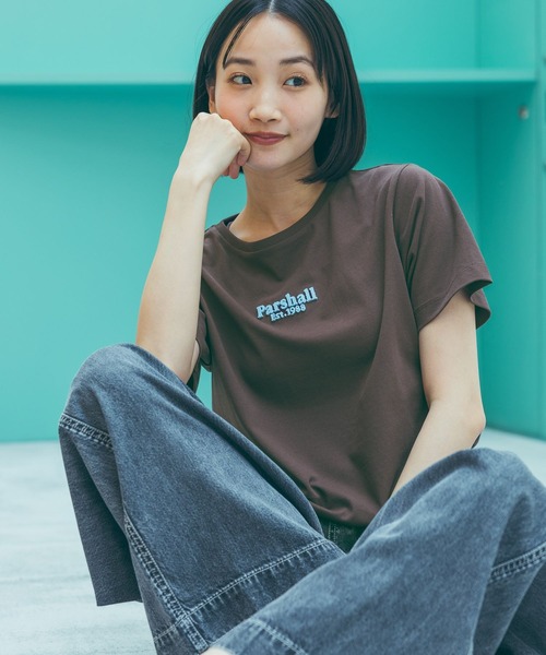 niko and...(ニコアンド)の「レタリング刺繍Tシャツ(Tシャツ/カットソー・レディース・チャコール/オフホワイト/ブラウン・LARGE/MEDIUM)」の3枚目の写真