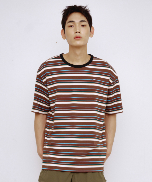 KALAPATTHAR(カラパタール)の「KP LOGO STRIPE SHORT-SLEEVED T-SHIRT - BROWN(Tシャツ/カットソー・メンズ・その他・LARGE/X-LARGE/MEDIUM)」の3枚目の写真