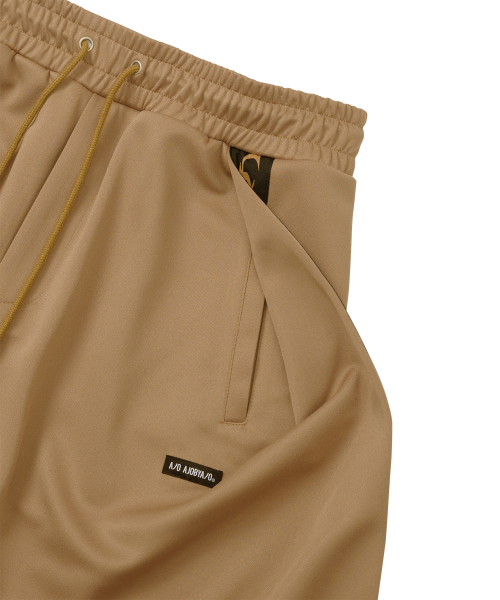 AJOBYAJO（アジョバイアジョ）の「One Tuck Track Pants [MOCHA]（スウェットパンツ・レディース・その他・MEDIUM/LARGE/X-LARGE）」の4枚目の写真