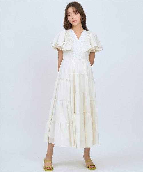 AND COUTURE(アンドクチュール)の「Vネック襟レースティアードワンピース(ワンピース・レディース・オレンジ/グリーン/レッド/オフホワイト/サックスブルー/ブラック・FREE)」の10枚目の写真