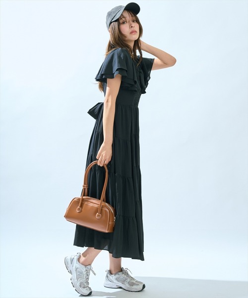 AND COUTURE(アンドクチュール)の「Vネック襟レースティアードワンピース(ワンピース・レディース・オレンジ/グリーン/レッド/オフホワイト/サックスブルー/ブラック・FREE)」の21枚目の写真