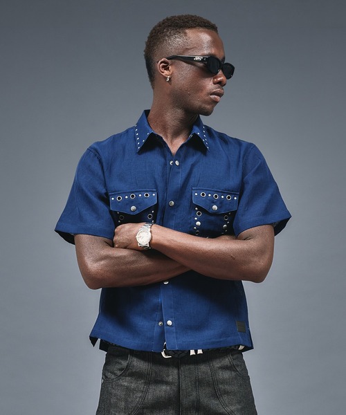 ANDER HUNK(アンダーハンク)の「Studs & Eyelet Design Sier Shirt / スタッズ&アイレットデザインシアーシャツ(シャツ/ブラウス・メンズ・ブラック/ブルー/ブラウン・LARGE/MEDIUM/SMALL)」の16枚目の写真