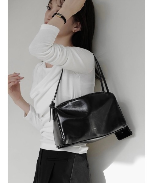 amel(エイメル)の「ドレープデザイン トップス | ホワイト(Tシャツ/カットソー・レディース・ホワイト・FREE)」の3枚目の写真