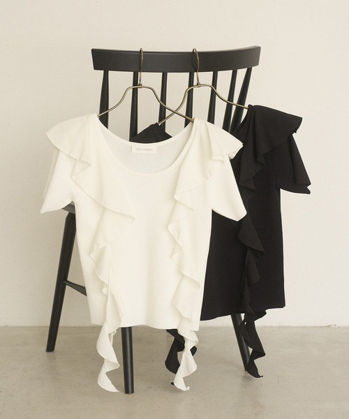 MIELI INVARIANT(ミエリインヴァリアント)の「Ruffle Ribbon Swing Tops(Tシャツ/カットソー・レディース・ブラック/ホワイト・FREE)」の3枚目の写真