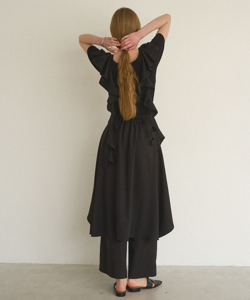 MIELI INVARIANT(ミエリインヴァリアント)の「Ruffle Ribbon Swing Tops(Tシャツ/カットソー・レディース・ブラック/ホワイト・FREE)」の15枚目の写真