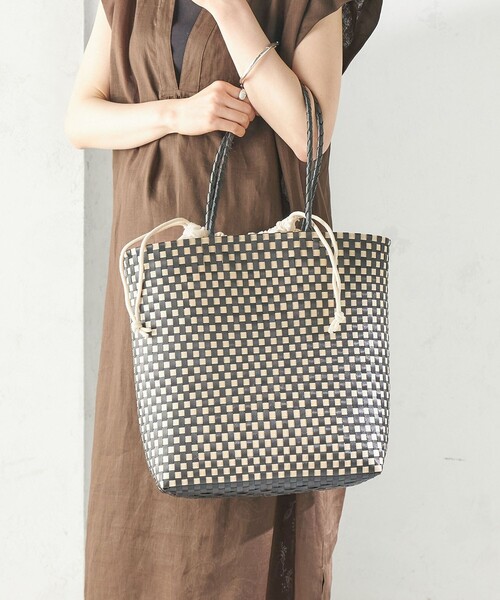SHIPS（シップス）の「【SHIPS別注】NHE: TO（かごバッグ・レディース・ダークグレー・ONE SIZE）」の8枚目の写真