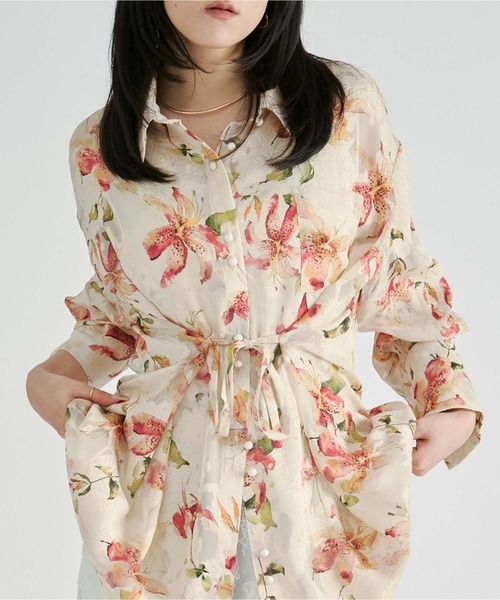 Ezick(エジック)の「Flower waist mark sheer shirt / ウエストコードフラワーシアーシャツ(シャツ/ブラウス・レディース・アイボリー/ブラック・FREE)」の2枚目の写真