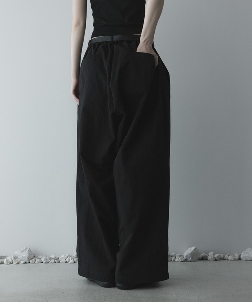remer(リメール)の「remer 26春夏新作 / ルーズカットオフシームチノパンツ / loose cut off seam chino PT(チノパンツ・メンズ・ベージュ/ブラック・X-SMALL/LARGE/SMALL/MEDIUM)」の10枚目の写真