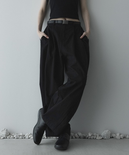 remer(リメール)の「remer 26春夏新作 / ルーズカットオフシームチノパンツ / loose cut off seam chino PT(チノパンツ・メンズ・ベージュ/ブラック・X-SMALL/LARGE/SMALL/MEDIUM)」の9枚目の写真