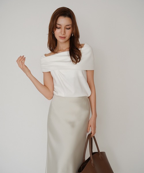 KINO THE KEI(キノザケイ)の「ボートネック オフショルダー 2WAY トップス KINO THE KEI(Tシャツ/カットソー・レディース・ブラック/ダークブラウン/ホワイト・フリー)」の14枚目の写真