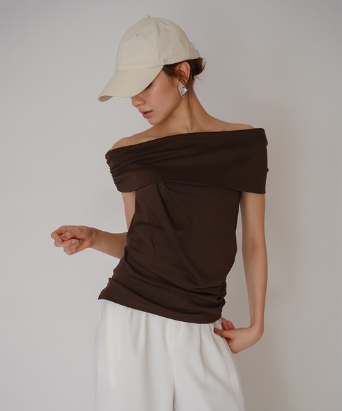 KINO THE KEI(キノザケイ)の「ボートネック オフショルダー 2WAY トップス KINO THE KEI(Tシャツ/カットソー・レディース・ブラック/ダークブラウン/ホワイト・フリー)」の19枚目の写真