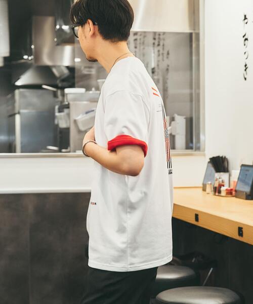 Collaboration URBAN RESEARCH(コラボレーションアーバンリサーチ)の「KAMUKURA×UR T-SHIRTS Lantern(Tシャツ/カットソー・メンズ・ホワイト系その他/チャコールグレー/ホワイト/レッド/ブラウン・LARGE/MEDIUM/SMALL)」の9枚目の写真