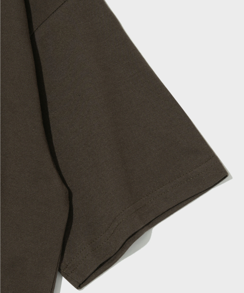 TAILOR STUDIO(テーラースタジオ)の「ユニバーシティ76グラフィックオーバーサイズ半袖Tシャツ(カーキ)(Tシャツ/カットソー・レディース・その他・SMALL/MEDIUM/LARGE/X-LARGE/2XL)」の3枚目の写真