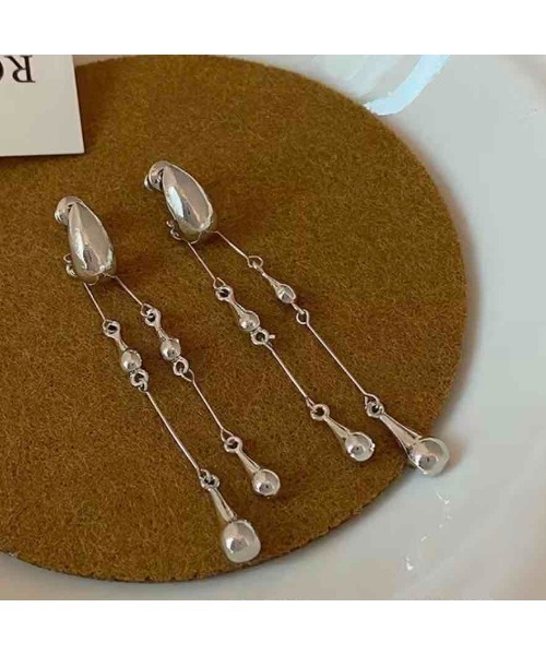 tone（トーン）の「【88eighty-eight】シルバードロップロングシンプルピアス【import】(MA)（ピアス（両耳用）・レディース・シルバー・FREE）」の4枚目の写真