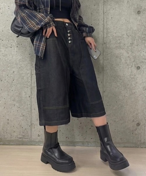 Lots of Love(ロッツオブラブ)の「【ユニセックスデニム】ユニークサイドポケットバミューダハーフパンツデニム(デニムパンツ・レディース・ブラック・L/M/XL)」の5枚目の写真