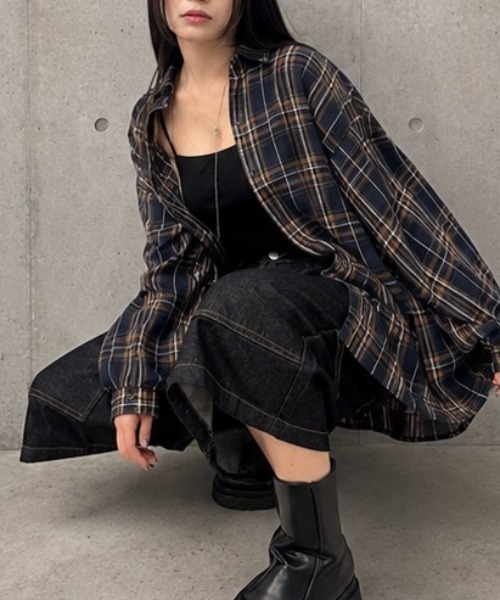Lots of Love(ロッツオブラブ)の「【ユニセックスデニム】ユニークサイドポケットバミューダハーフパンツデニム(デニムパンツ・レディース・ブラック・L/M/XL)」の6枚目の写真