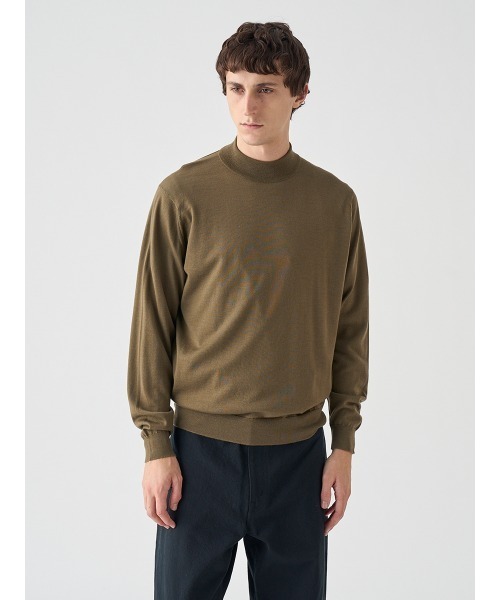 JOHN SMEDLEY(ジョンスメドレー)の「モックネック長袖ニットプルオーバー(ニット/セーター・メンズ・カーキ・M)」の1枚目の写真