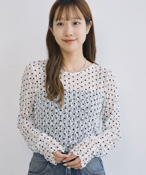 archives(アルシーヴ)の「フロッキードットアソートカットレースTOPS(Tシャツ/カットソー・レディース・アイボリー/ホワイト×ブラック/ブラック×ホワイト/ブラック・MEDIUM)」の1枚目の写真