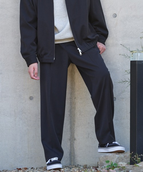 URBAN RESEARCH DOORS(アーバンリサーチドアーズ)の「『UR TECH』完声2タックワイドトラウザー(その他パンツ・メンズ・ブラック/ブラウン/チェック・MEDIUM/LARGE/SMALL)」の6枚目の写真