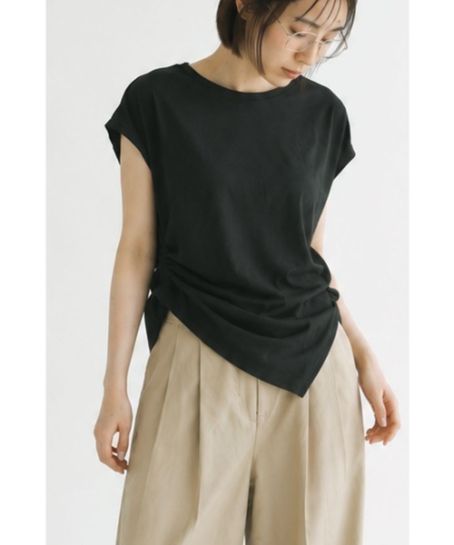 marjour(マージュール)の「SMOOTH ASYMMETRY TOPS(Tシャツ/カットソー・レディース・ブラック/ホワイト・M)」の1枚目の写真