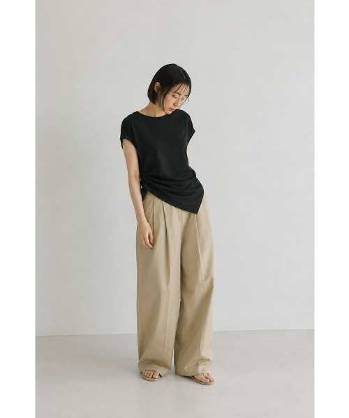 marjour(マージュール)の「SMOOTH ASYMMETRY TOPS(Tシャツ/カットソー・レディース・ブラック/ホワイト・M)」の5枚目の写真