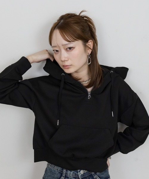mellomela.(メロメラ)の「ダブルフェイスハーフジップショート丈フーディー(パーカー・レディース・杢グレー/ブラック・M)」の3枚目の写真