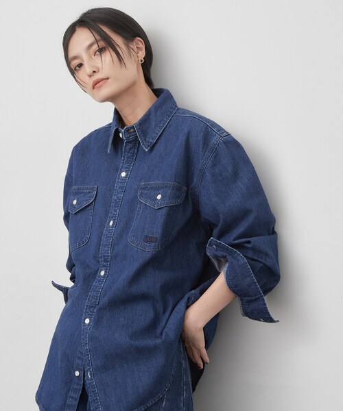 OPAQUE.CLIP(オペークドットクリップ)の「【Lee別注】ワークデニムシャツ(シャツ/ブラウス・レディース・ネイビー/ブルー系その他・99)」の1枚目の写真