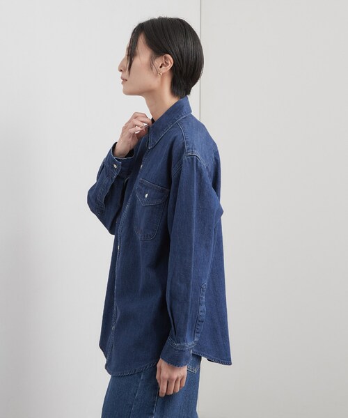 OPAQUE.CLIP(オペークドットクリップ)の「【Lee別注】ワークデニムシャツ(シャツ/ブラウス・レディース・ネイビー/ブルー系その他・99)」の9枚目の写真