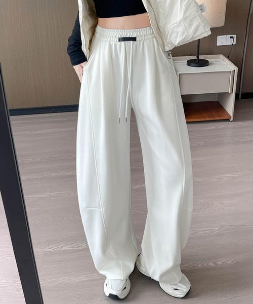 Lilamusant(リラミュゾン)の「【YD】【Lilamusant(リラミュゾン)】ワイドバレルシルエットスウェットパンツ(スウェットパンツ・レディース・ライトグレー/ブラック/グレー/アイボリー/ダークグレー・L/M)」の2枚目の写真