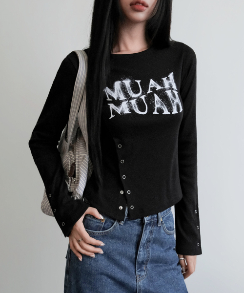 muahmuah（ムーアムーア）の「スリットスナップボタン長袖Tシャツ [ブラック]（Tシャツ/カットソー・レディース・その他・FREE）」の5枚目の写真