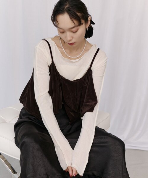 COLONY 2139（コロニートゥーワンスリーナイン）の「【オケージョン/2SET】ベロアリボンビスチェキャミ＆Tシャツ（Tシャツ/カットソー・レディース・ネイビー/ブラウン・FREE）」の2枚目の写真