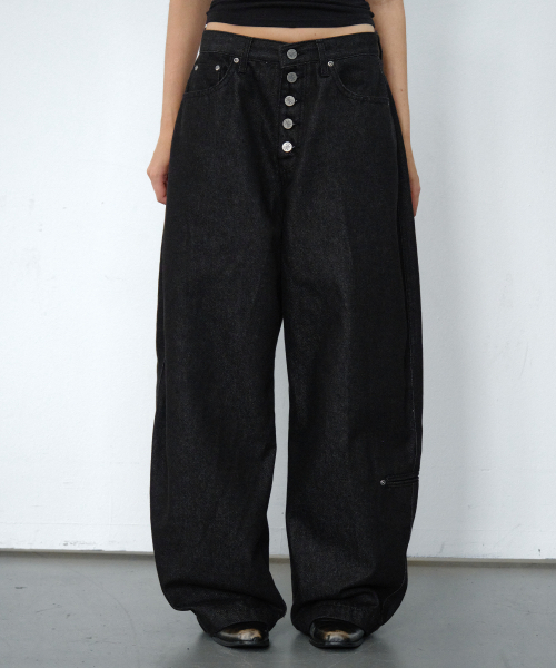 Midnight Move(ミッドナイトムーブ)の「レッドデニムパンツ(ブラック)(デニムパンツ・レディース・その他・SMALL/MEDIUM)」の4枚目の写真