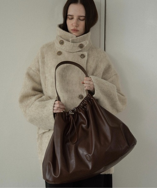 lawgy(ラウジー)の「big circular form single handle gather bag / ビッグサーキュラーフォームシングルハンドルギャザーバッグ(トートバッグ・レディース・アイボリー/ブラック/ブラウン・FREE)」の1枚目の写真