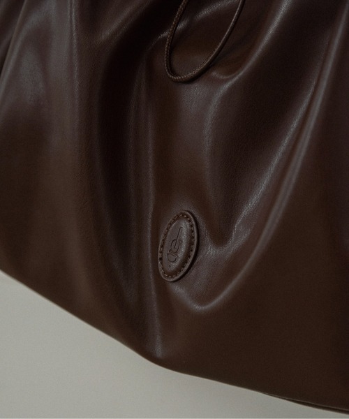 lawgy(ラウジー)の「big circular form single handle gather bag / ビッグサーキュラーフォームシングルハンドルギャザーバッグ(トートバッグ・レディース・アイボリー/ブラック/ブラウン・FREE)」の6枚目の写真