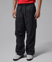 JORDAN BRAND（ジョーダンブランド）の「ジョーダン ブルックリン メンズ ウーブン カーゴ パンツ / Jordan Brooklyn Men's Woven Cargo Pants IM9818-010 Black（カーゴパンツ）」