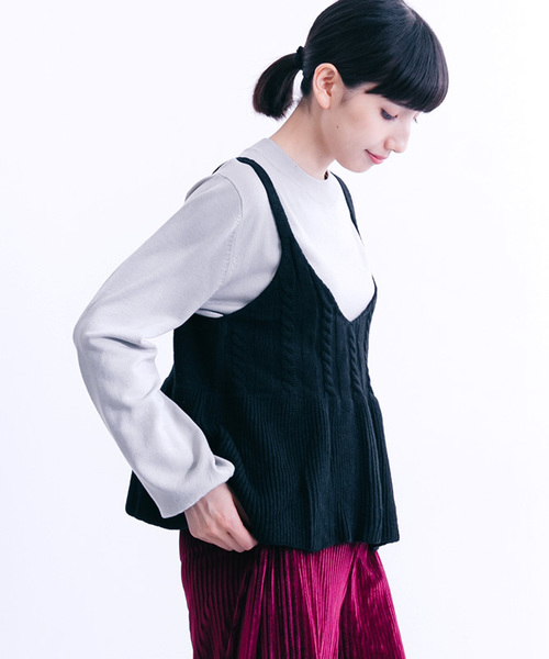 MERLOT（メルロー）の「ニットビスチェ1316（キャミソール・レディース・キャメル/ブラック/グリーン/グレー・FREE）」の2枚目の写真