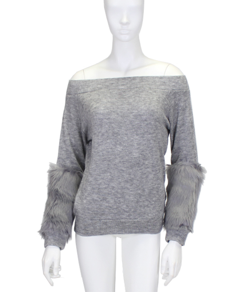 Janiss ジャニス の 袖ファー付きオフショルニットtops ニット セーター Wear