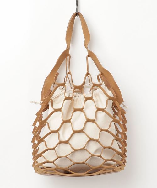 KOBE LETTUCE（コウベレタス）の「フィッシュネットフェイクレザートートバッグ レディース キャンバス巾着付き[B1159]神戸レタス（トートバッグ・レディース・ブラック/キャメル/グレイッシュベージュ・FREE）」の4枚目の写真