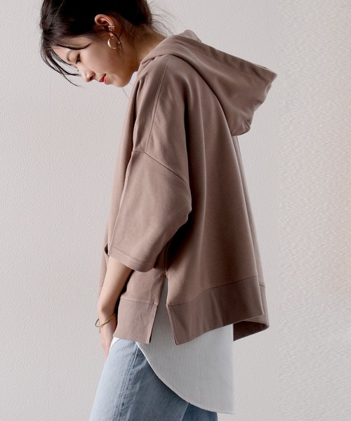 classicalelf(クラシカルエルフ)の「半端袖サイドスリット無地ワイドスウェットプルオーバーパーカー (トレーナー)(パーカー・レディース・ブラック/グレー/アイボリー/モカ/ホワイト/ライトカーキ・MEDIUM/LARGE/X-LARGE)」の19枚目の写真