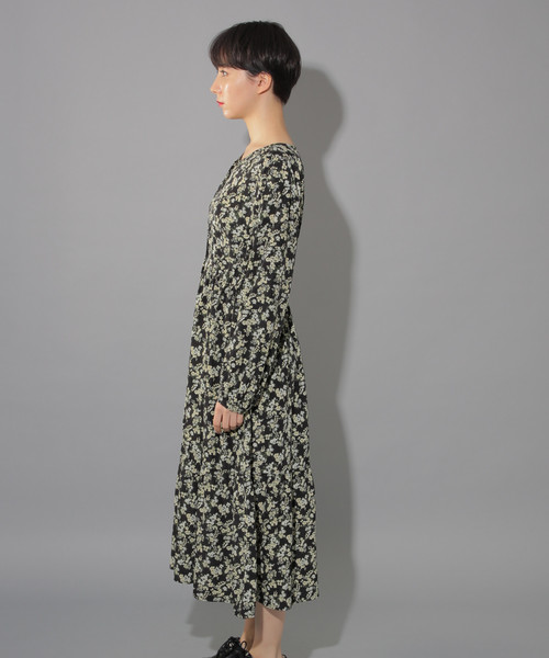 PAGEBOY（ページボーイ）の「フラワーロングワンピ（ワンピース・レディース・ホワイト/ブラック・FREE）」の8枚目の写真