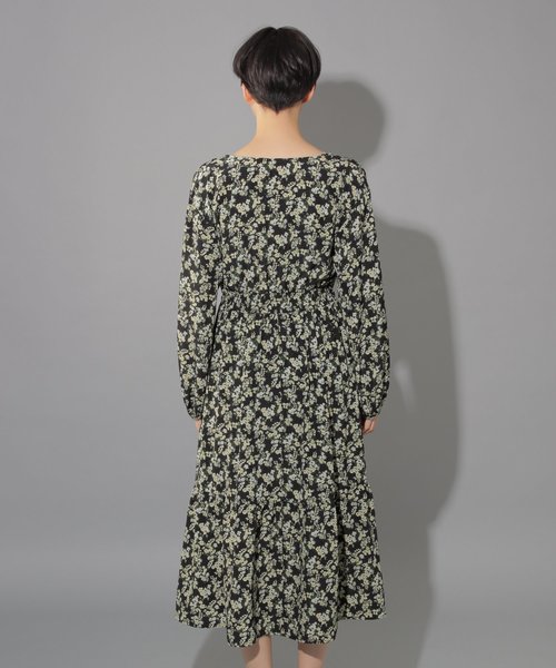 PAGEBOY（ページボーイ）の「フラワーロングワンピ（ワンピース・レディース・ホワイト/ブラック・FREE）」の17枚目の写真