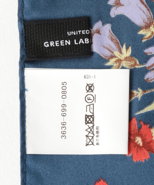 green label relaxing（グリーンレーベルリラクシング）の「FFC フラワーPRTシルク / スカーフ（バンダナ/スカーフ・レディース・ベージュ/ネイビー・FREE）」の7枚目の写真