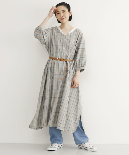 merlot(メルロー)の「Vネックチェックワンピース1802(ワンピース)」|カーキ