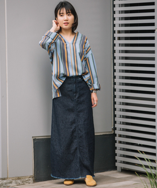 Munich（ミューニック）の「イタリア製ビスコースシルクストライプキーネックブラウス（シャツ/ブラウス・レディース・ホワイト/ベージュ/サックスブルー・FREE）」の4枚目の写真