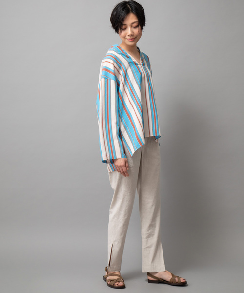 Munich（ミューニック）の「イタリア製ビスコースシルクストライプキーネックブラウス（シャツ/ブラウス・レディース・ホワイト/ベージュ/サックスブルー・FREE）」の8枚目の写真