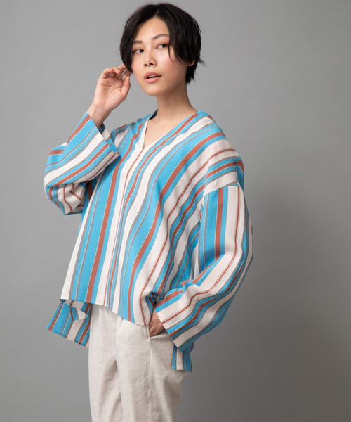 Munich（ミューニック）の「イタリア製ビスコースシルクストライプキーネックブラウス（シャツ/ブラウス・レディース・ホワイト/ベージュ/サックスブルー・FREE）」の12枚目の写真